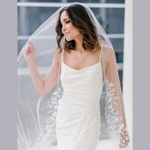 TONI FEDERICI Secret Garden E1-6427 Ivory Knee Length Beaded Crystal Bridal Veil